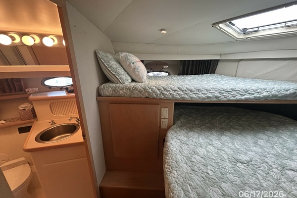 43_-Carver-Guest-Stateroom-Port-218E0.jpg