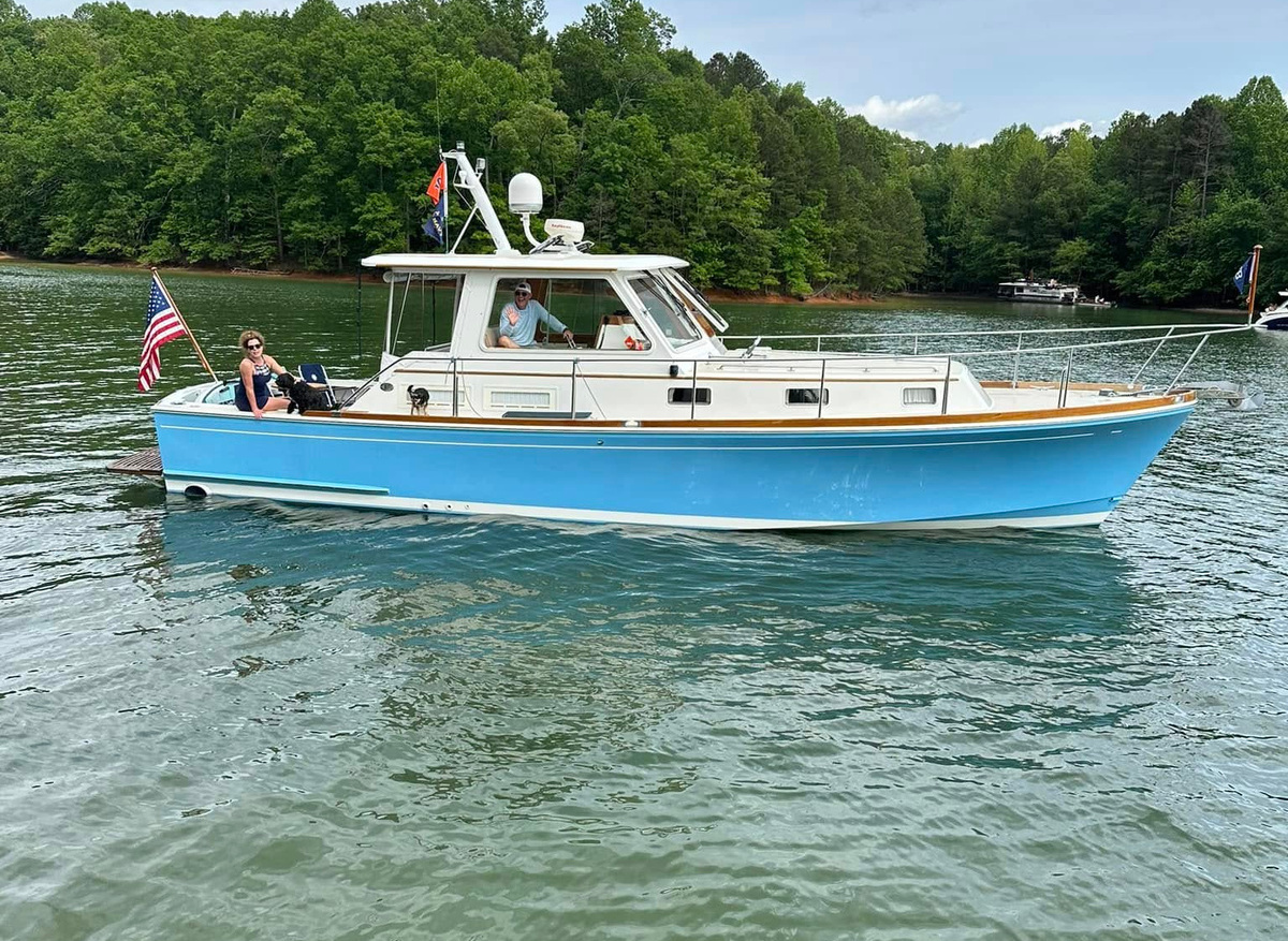Image of Grand Banks Eastbay 38 HX For Sale