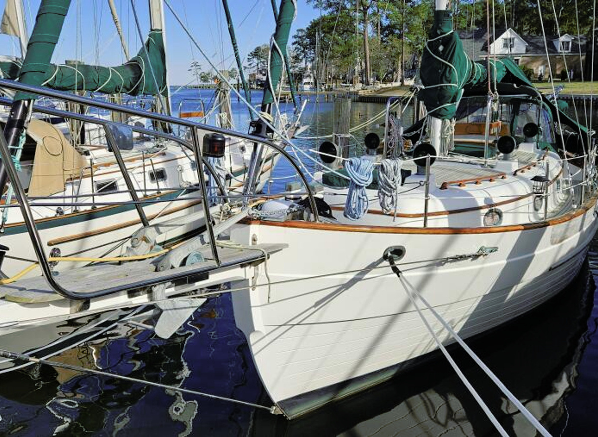 Image of 33 ft Hans Christian  1985 33T  