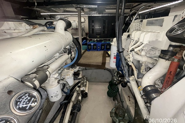 39_-Sea-Ray-Engine-Room-Forward-96C99.jpg