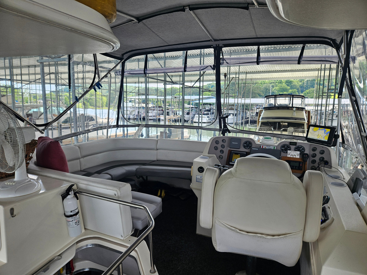 6-Flybridge-2EF63.jpg
