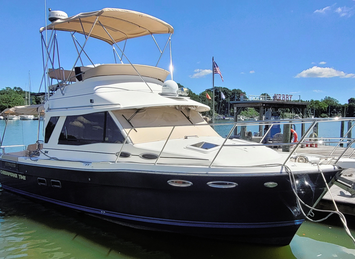 Image of 2017 Cutwater 30'  