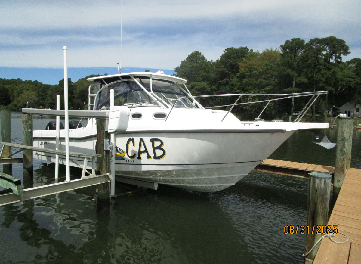 Image of 31' Boston Whaler  2007 Conquest  