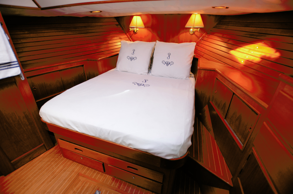 31OwnersStateroom-34BAF.JPG