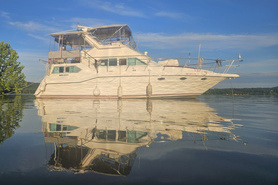 Image of 1994 Cruisers 3850 Motor Yacht  READY FOR LOOPING