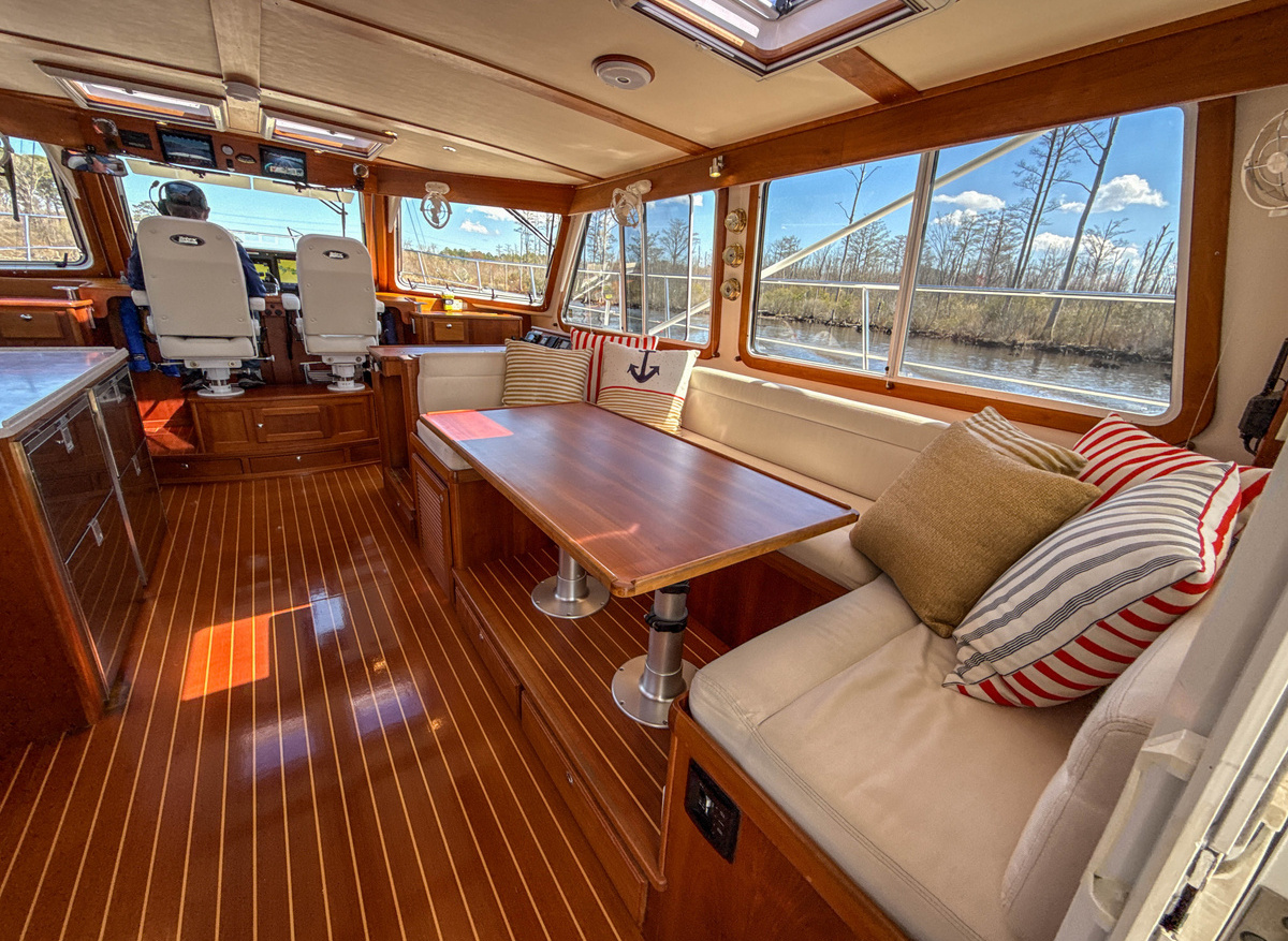 15 SEE LEVEL Saloon Settee.jpg