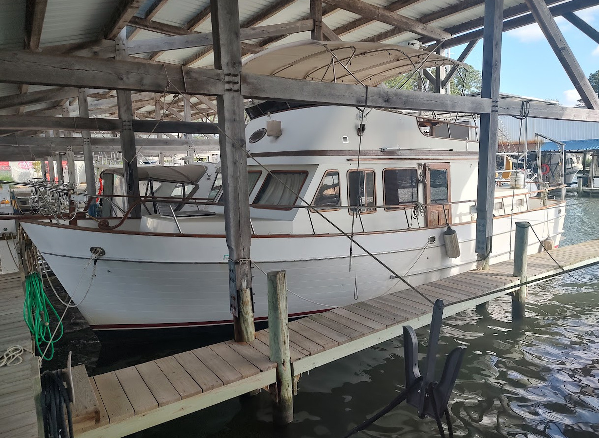 Image of 1983 Marine Trader 40'  