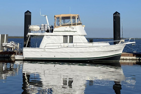 Image of 2002 39' Mainship 390 Trawler - Studio Sea