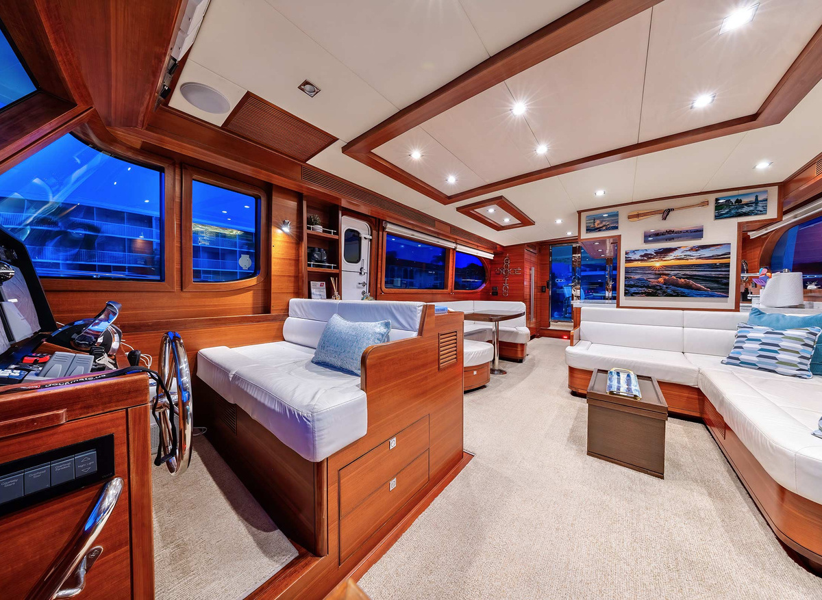 2N59-Grace-saloon-1.jpg