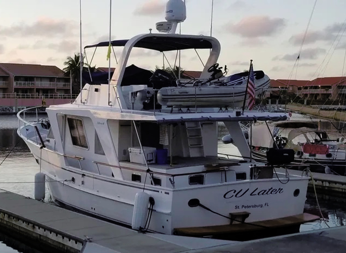 Image of 1987 DeFever 48 Tri Cabin