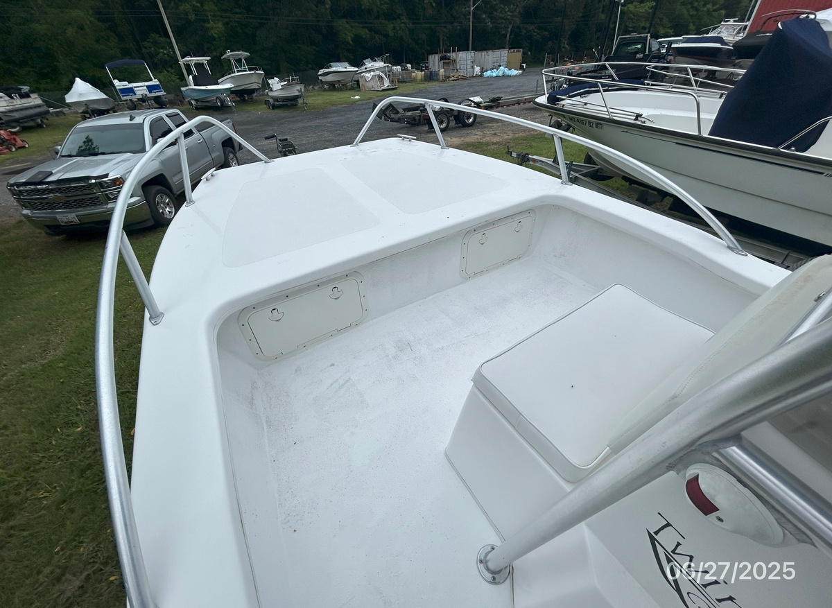 22_ Twin Vee foredeck hr1 6-27-25.jpg