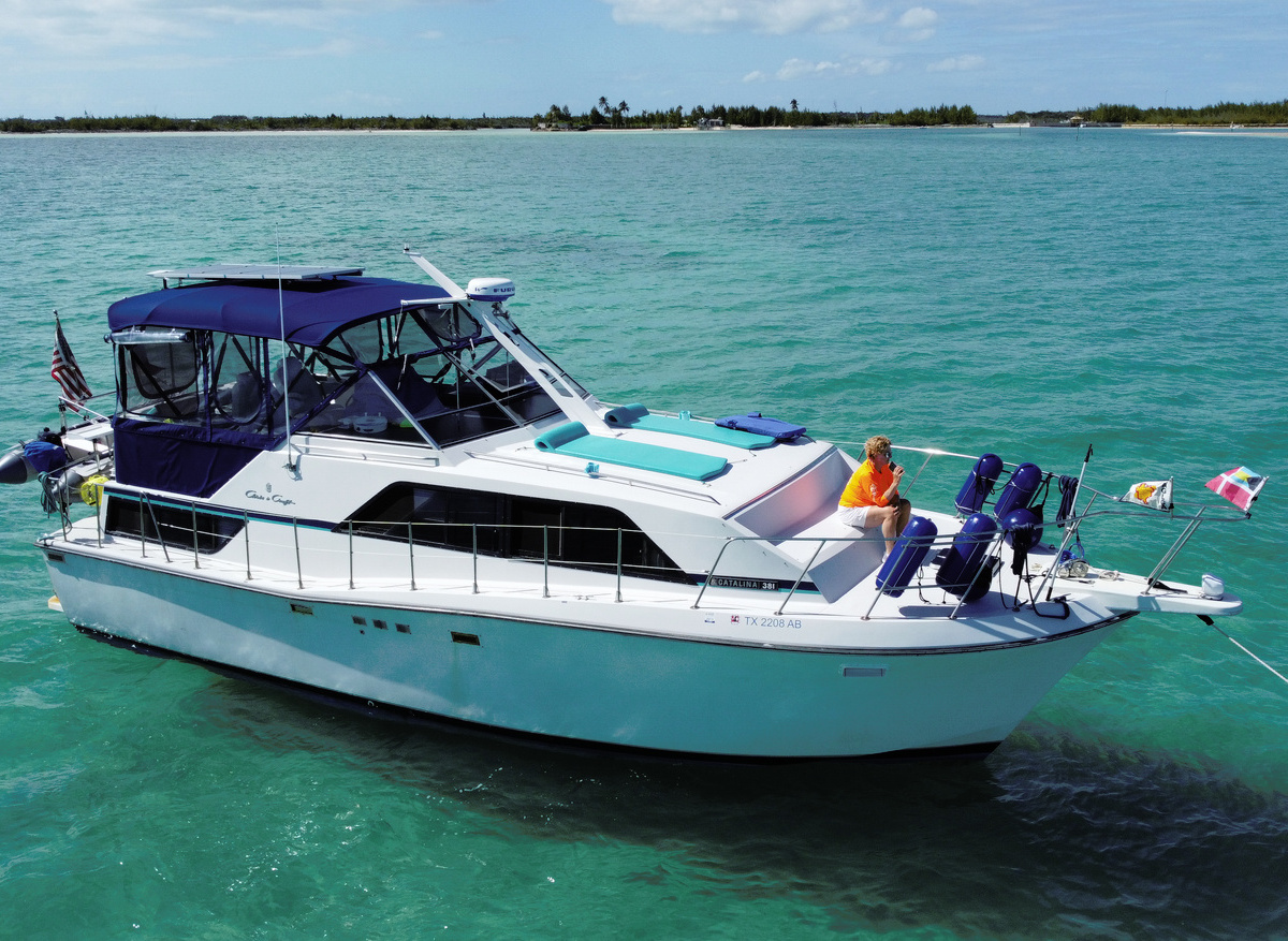 Image of 1988 Chris Craft Catalina 381