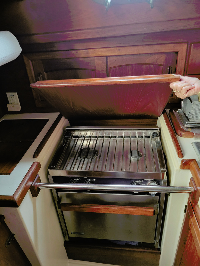 galley-stove-with-reversible-cover-79BF9.jpg