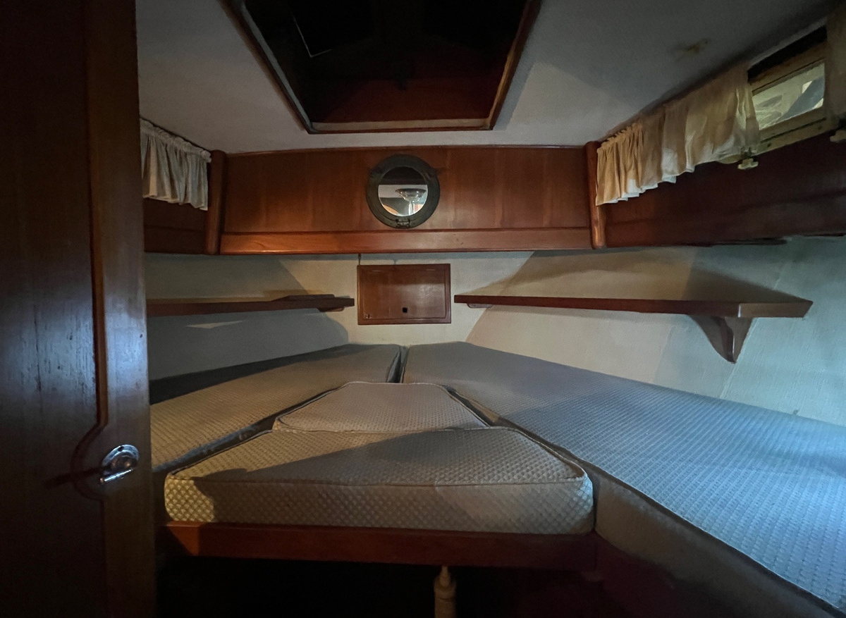 thumbnail_Forward Cabin 1.jpg