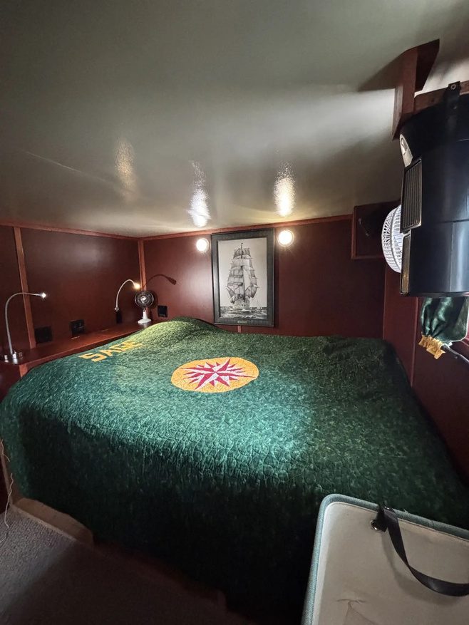 06-master-cabin-E29DD.jpg