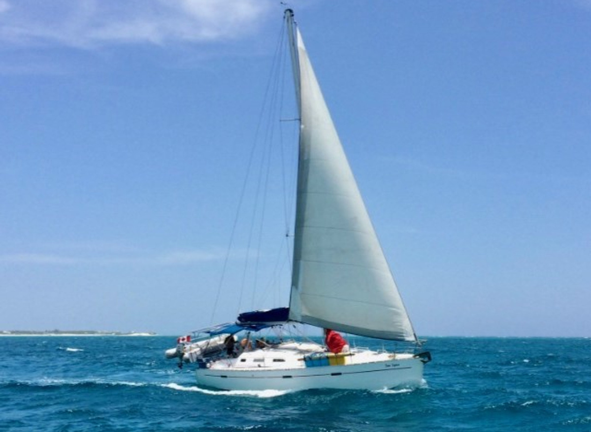 Image of 2002 Beneteau 39'  