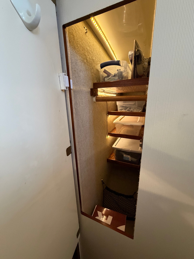 Storage-Closet-00505.jpeg
