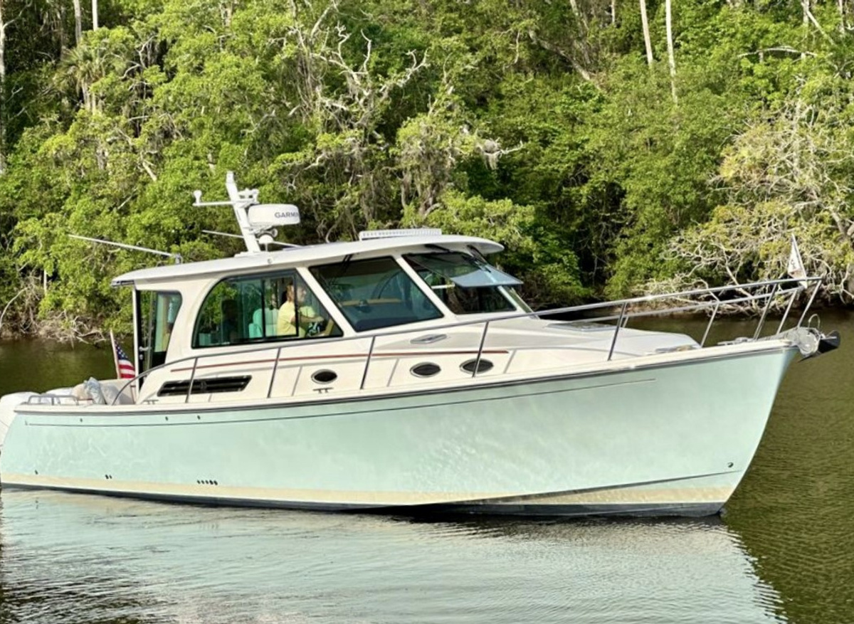 Image of 2022 Back Cove 390 