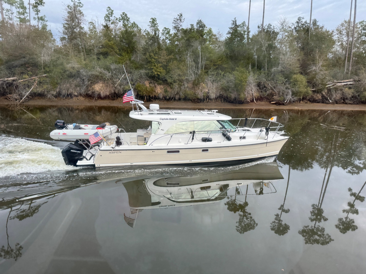 02-Underway-Full-Side-Profile-Reflection-B3438.jpeg