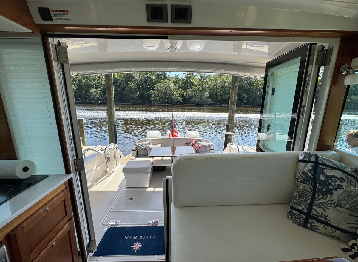 12-Looking-Aft-from-Inside-01-D445A.jpg