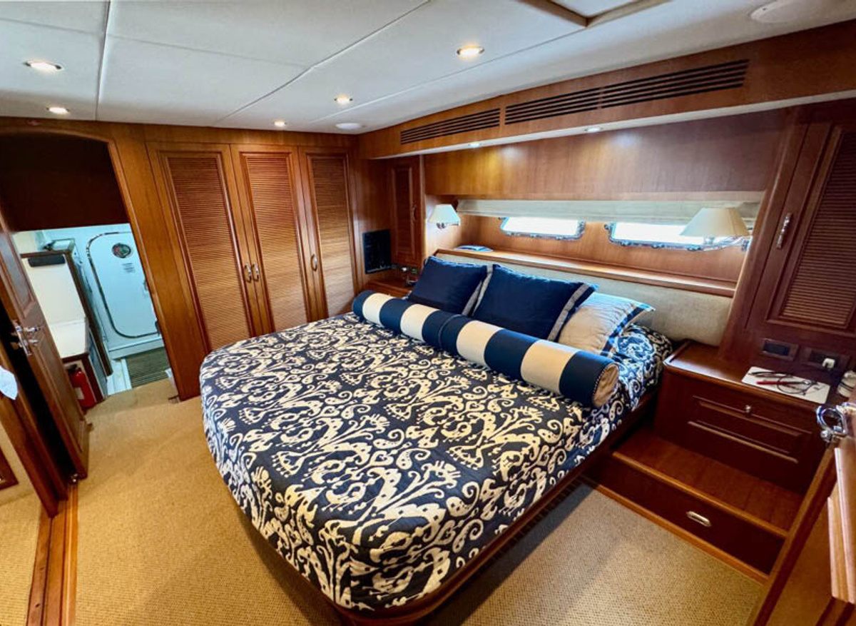 10-Owners-Stateroom-AC53B.jpg