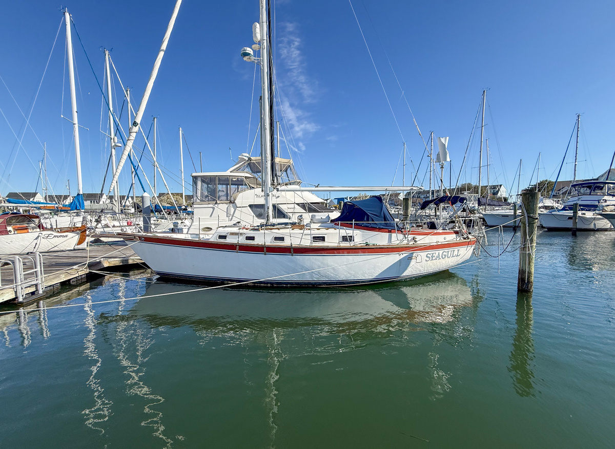 Image of 37 ft Endeavour  1981 Plan A  
