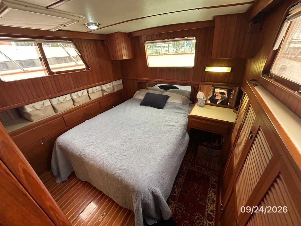 Dragonfly-master-stateroom-hr1-9-24-26-E1EC9.jpg