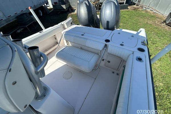 Gosnear-25_-Grady-White-cockpit-aft-E2D94.jpg