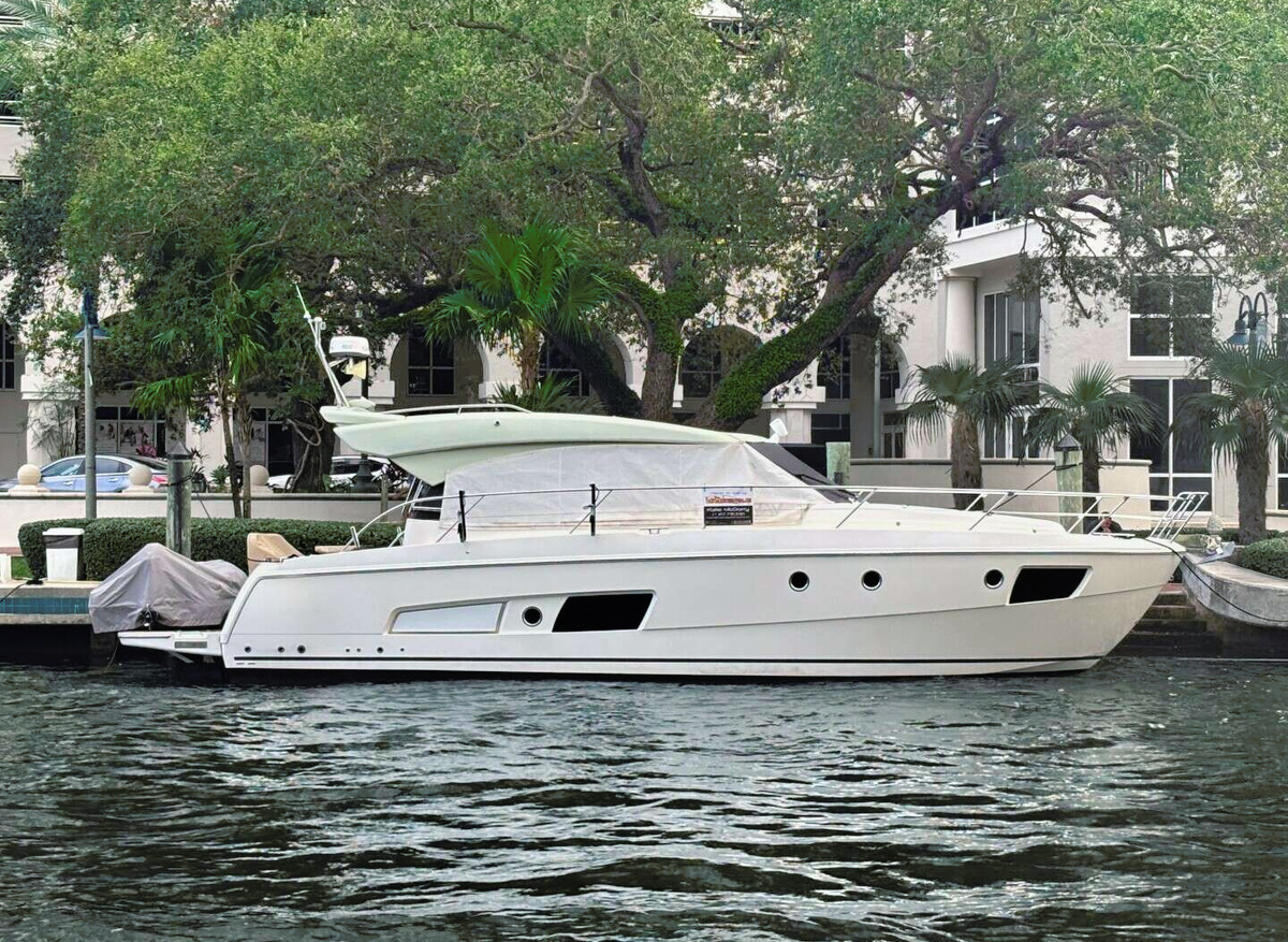 Image of 2015 Bavaria 420 Virtess Coupe 