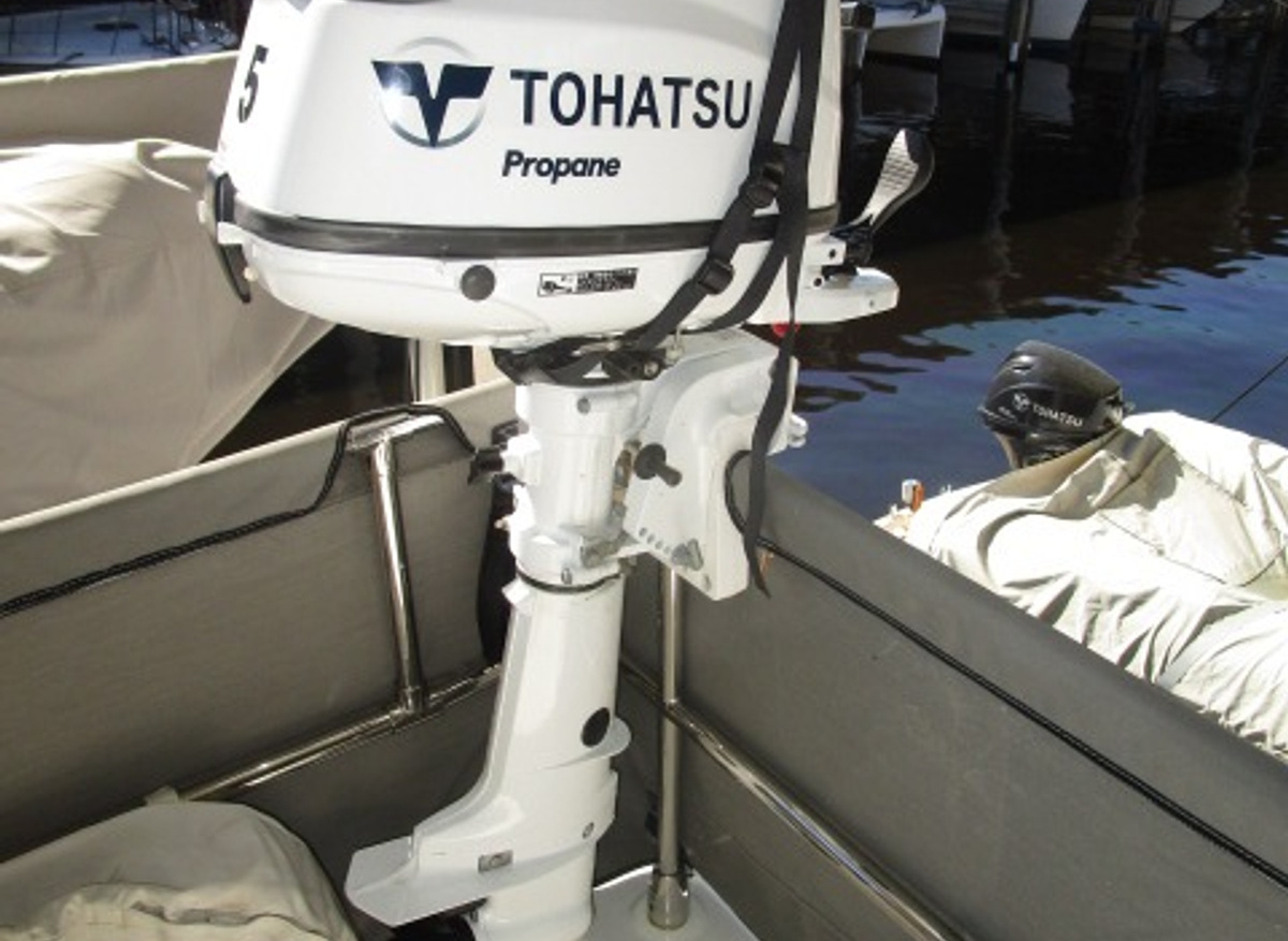 Dove tender outboard 3-19-24.JPG
