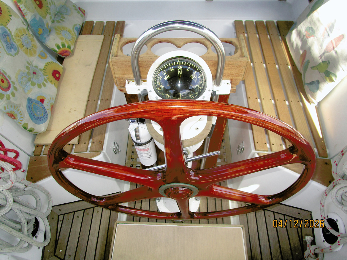 Firelight-cockpit-helm-4-12-26-F8A2B.JPG