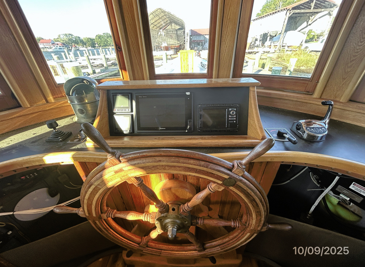 Choptank-pilothouse-helm-hr1-10-9-25-2C5CC.jpg
