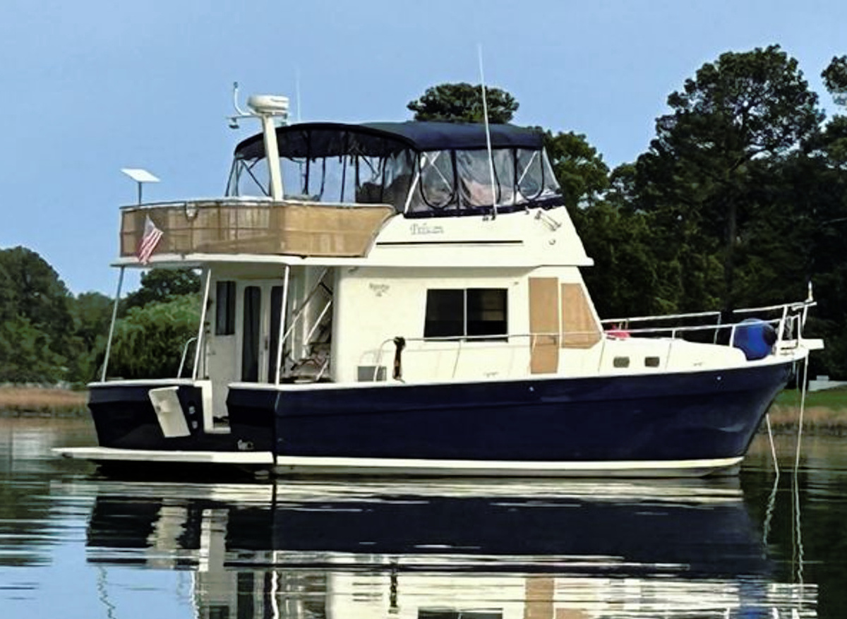 Image of 2007 Mainship 430 Sedan