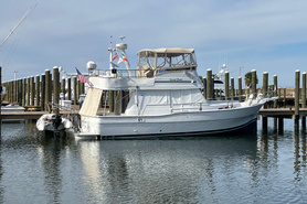 Image of 2002 390 Mainship ready for loop