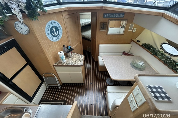 43_-Carver-Galley-Dinette-Forward-25CE0.jpg